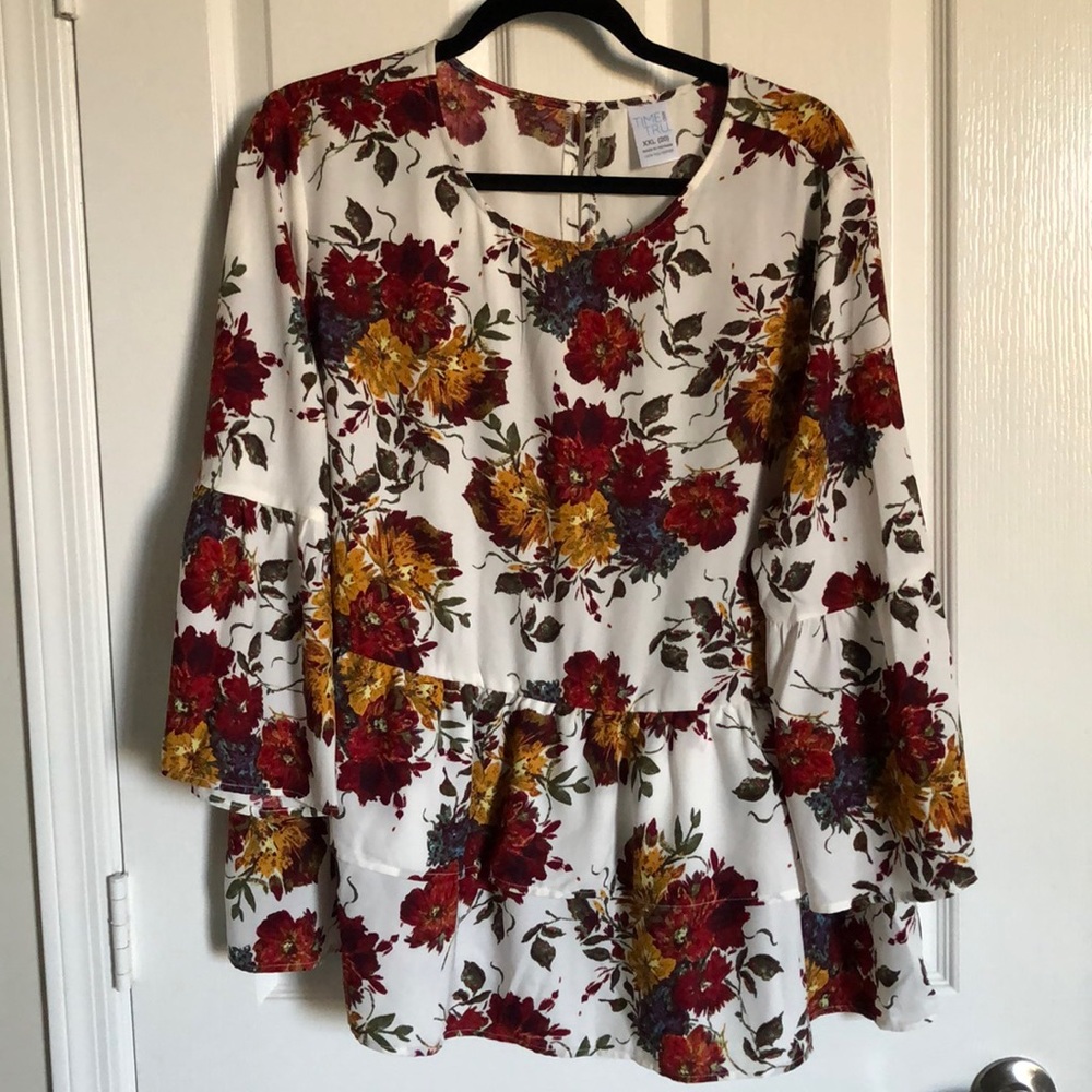 NWOT Fall-colored Flowered Ruffled Blouse